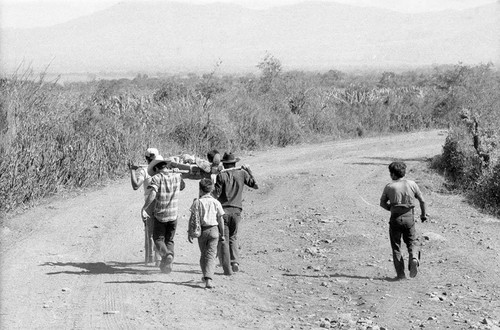 Body of dead campesino, Department of Usulután, 1983