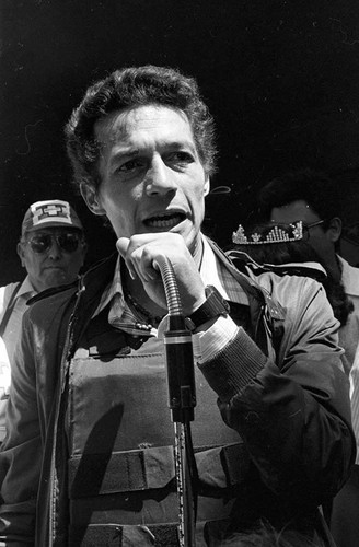 Politician at campaign rally, Berlín, 1982