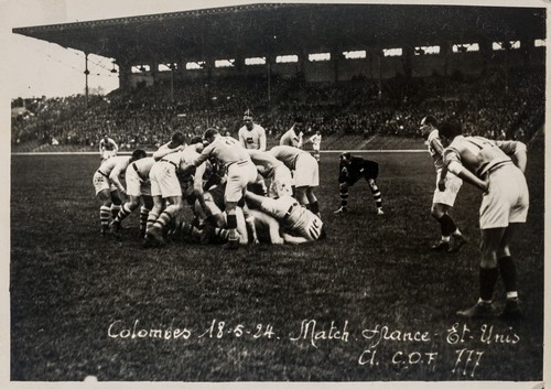 France versus United States at Colombes: Players in Scrum