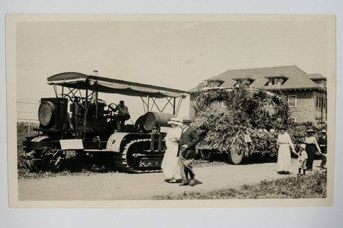 Picnic Day: Tractor and Float