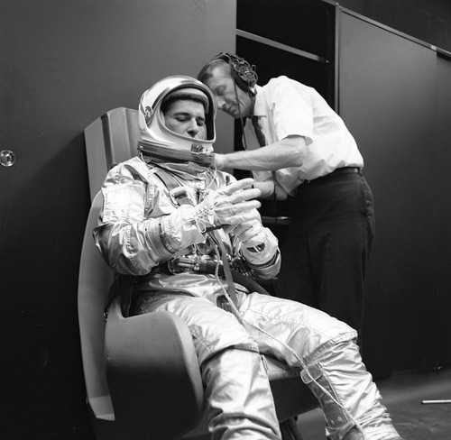 PictionID:42186525 - Catalog:14_002083 - Title:Spacesuit Anthropometrics