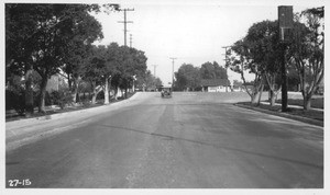 Grade crossing Garfield Avenue S.P. Main Line, Alhambra, from center line of Garfield Avenue south of Park Street looking north across grade crossing, Los Angeles County, 1927