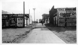 Horizon Avenue crossing looking west, Los Angeles, 1929