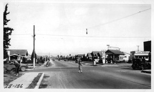 Looking north on Arlington Avenue at Santa Barbara Avenue, Los Angeles, 1928