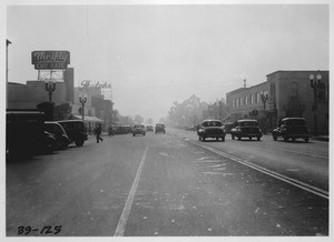 Looking west on Wilshire Boulevard from 4th Street, Santa Monica, Los Angeles County, 1939