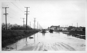 Intersection of north roadway of Venice Boulevard and Sepulveda Boulevard looking west from point east of Sepulveda Boulevard, Los Angeles, 1928