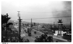 Showing traffic over North Broadway bridge from Elysian Park, Los Angeles, 1922