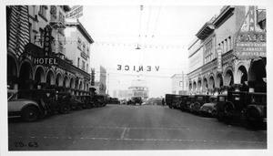 Windward Avenue crossing looking east, Los Angeles, 1929