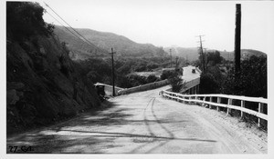 Arch bridge on La Cañada-Verdugo Road just west of Devil's Gate Dam, Flintridge, Los Angeles County, 1927