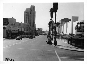 Looking west along Wilshire from Serrano, Los Angeles, 1939