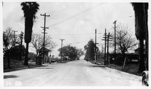 Marengo Avenue grade crossing, Southern Pacific Pasadena Branch and Pacific Electric Oak Knoll Line at Huntington Drive, South Pasadena, looking south on Marengo Avenue, Los Angeles County, 1926