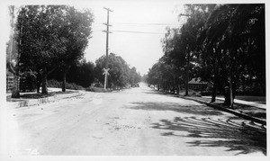 Oxley Street grade crossing, Southern Pacific Pasadena Branch, South Pasadena, looking east on Oxley showing restricted visibility, Los Angeles County, 1926