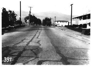 Southern Pacific grade crossing on Verdugo Road, Burbank, Los Angeles County, 1927