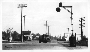 Looking easterly on Goodwin Avenue from S.P.R.R. right of way at San Fernando Road, Glendale, showing how traffic making right turns from San Fernando Road into Goodwin Avenue encroach upon the east bound traffic lane on Goodwin Avenue, Los Angeles County