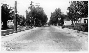 Monterey Road grade crossing, Southern Pacific Pasadena Branch, South Pasadena, looking west on Monterey Road showing restricted visibility, Los Angeles County, 1926