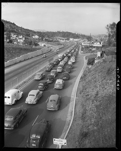 Traffic on Arroyo Seco parkway at 05:00, 1948