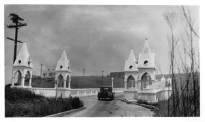 Looking east on Franklin Avenue from double roadway east of Talmadge Street showing necessity of removing a portion of the center parking, Los Angeles, 1928