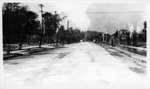 Hollis Street grade crossing, Southern Pacific Pasadena Branch, South Pasadena, showing restricted visibility and no signal protection, Los Angeles County, 1926