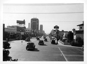 Looking west along Wilshire from point just east of La Brea, Los Angeles, 1939