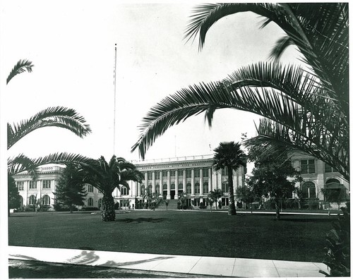 Front of Old South Pasadena High School From Fremont