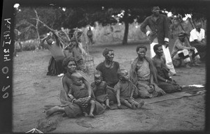 African women and children, Mozambique, ca. 1933-1939