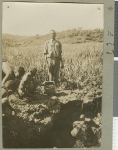 Digging clay for bricks, Chogoria, Kenya, ca.1924