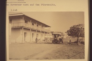 Gold Coast / Winneba 1913. Wagen mit dem Governor vorn auf dem Führersitz