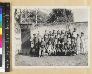 Pupils of Hakka Girls' School, Wukingfu, China, 1911