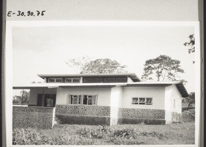 The administration building in Manyemen