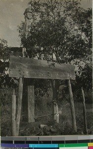 A carved wooden memorial, Betalatala, Miandrivazo, Madagascar