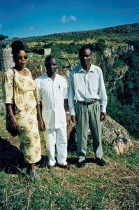 Ndolage Hospital, Nordveststiftet, Tanzania, 30. september 2002. Fra venstre: Rose Muchuruza, en af lægerne og en administrativ medarbejder ved elværket