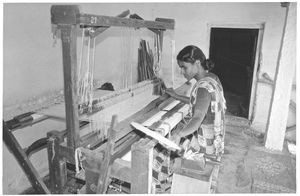 South India, Tiruvannamalai 1977. The Weaving School for widows with children. The Danish Missi