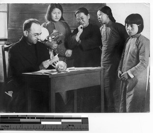 Father Quirk with women catechumens in Fushun, China, 1938