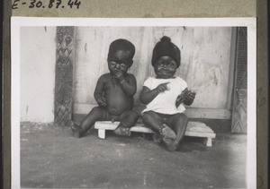 Two small visitors at the Mission Station