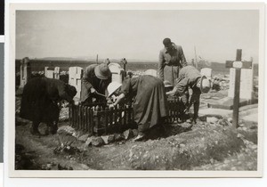 Planting the grave of Heinz Rhode, Debre Birhan, Ethiopia, ca.1938