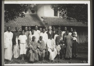 Beltangadi-Evangelistenhaus. Tauffest der 3 Panchama. (1928)