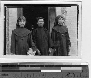 Chinese Sisters with catechist at Jiangmen, China, 1948