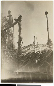 Burial hut and memorial of a deceased Qalu, Ethiopia, 1929