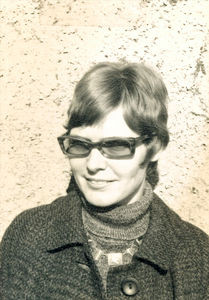 Helle Ingelise Holm, b. Spangslev. Business school training, 1960. Married to Jens Erik Holm, 1