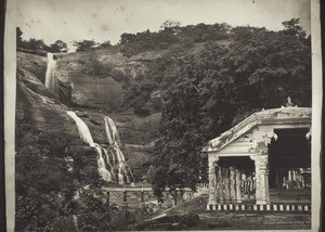 Wasserfall u. Götzentempel in Tirivelly