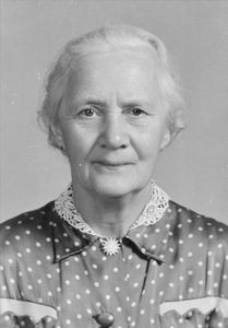 Ane Mette Frank Stauns, b. 25. 03. 1891 in Brundby, Samsø. Nurse. Missionary school at D.M.S. H