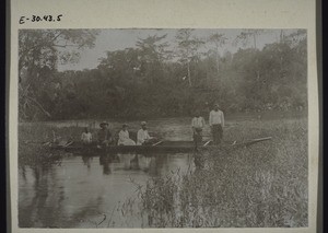 Auf dem Abofluss in Kamerun. Miss. Keller u. Frau. Miss. Autenrieth