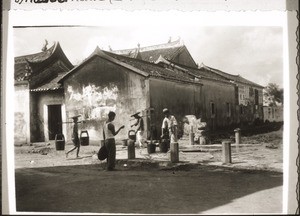 Market well in Lilong (Fischle)