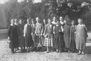 A bunch of women missionaries, DMS, China