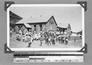 School and schoolchildren, Goedverwacht, South Africa, 1934