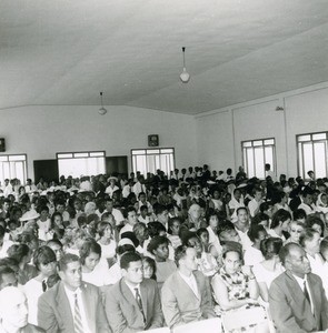 Inauguration of the Tahitian church of Noumea : the crowd attending the ceremony