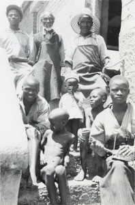 Lukas, the foreman at the Leloaleng forge with apprentices