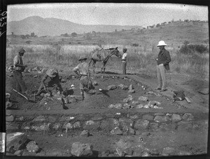 Construction of a house, Valdezia, South Africa, ca. 1901-1907