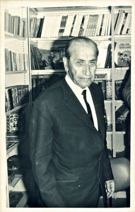 Old bookshop manager i Kuwait Mr. Yacoob FBG, Kuwait