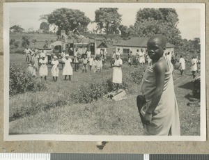 Unloading the taxi, Chogoria, Kenya, ca.1949